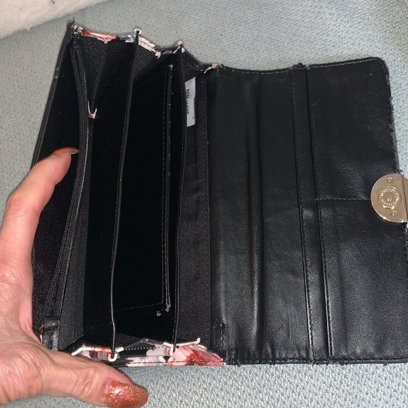 Nine West floral wallet - Picture 5 of 6